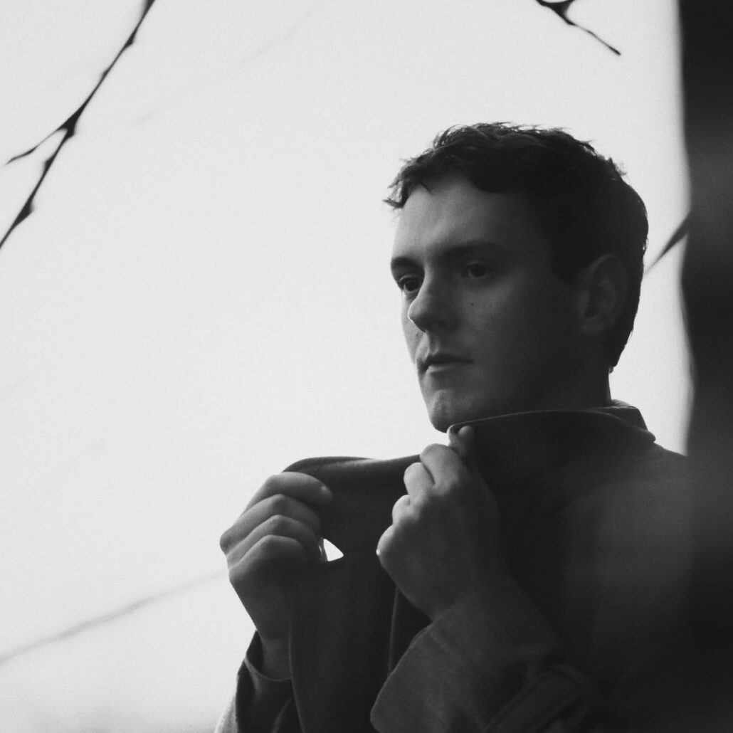 Resident Artist specializzato in Realistico e Neotraditional black and white  tattoo tatuaggio tatuatore